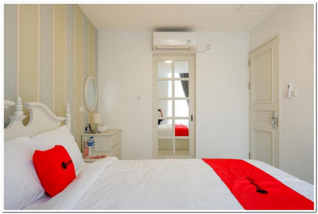 Reddoorz Plus @ Madukoro Raya Semarang Eksteriør bilde
