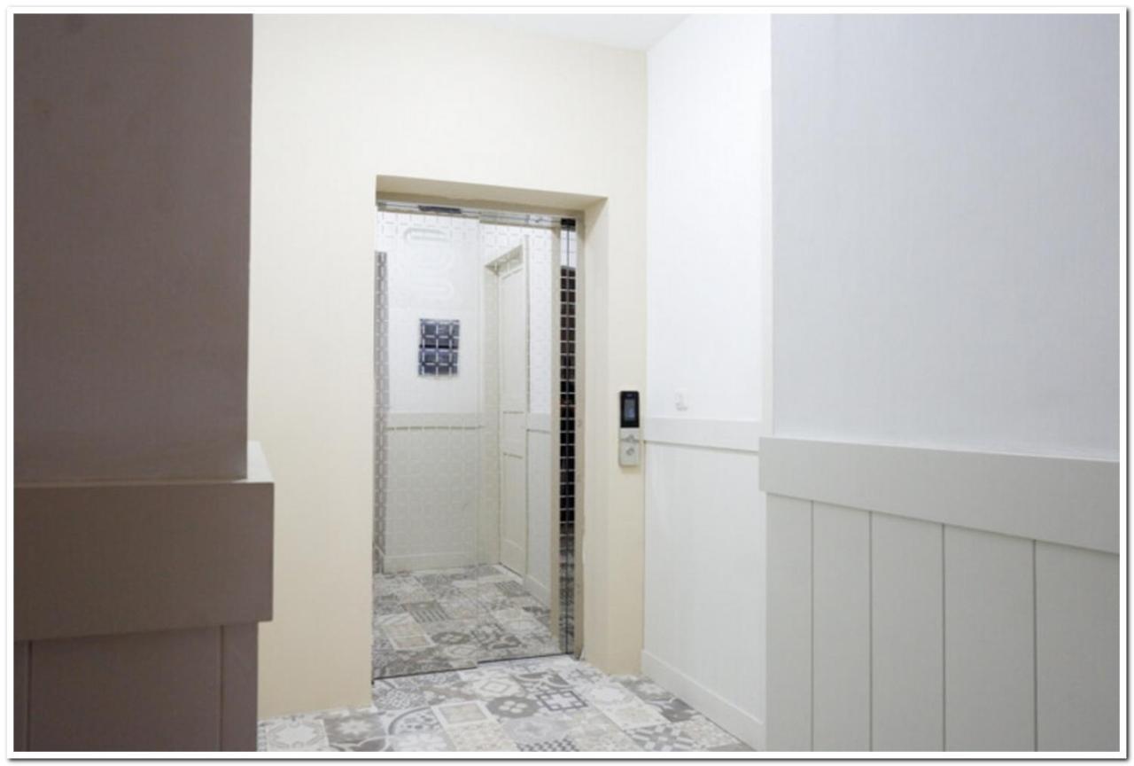 Reddoorz Plus @ Madukoro Raya Semarang Eksteriør bilde